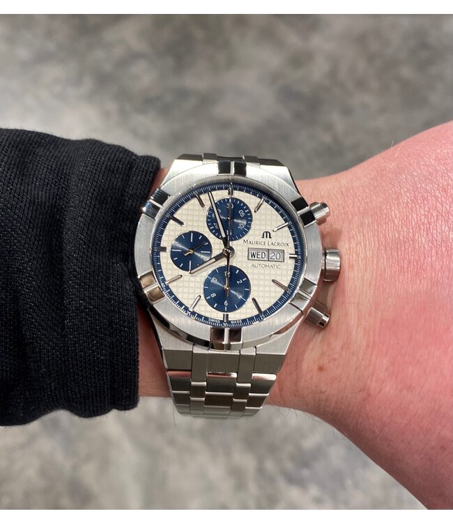 Maurice Lacroix Aikon automaat AI6038-SS002-131-2