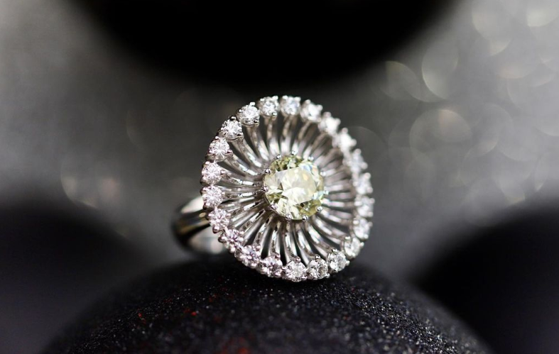 Eentonig Wennen aan intelligentie Sieraden met de mooiste diamanten koopt u bij Roemer Juwelier in Roosendaal  - Roemer juwelier