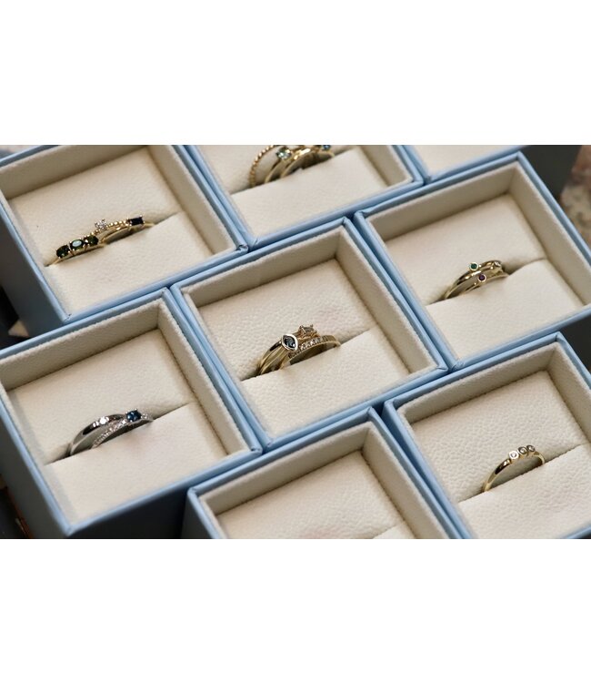 Miss Spring Ring Brilliantly Baguette met diamant