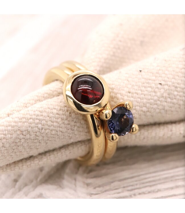 ROEMER by Bregje 18K geelgouden ring met granaat