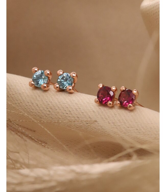 ROEMER by Bregje Oorstekers Lily 14k roségoud met natuurlijke blauwe Zirkoon