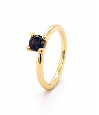 ROEMER by Bregje ROEMER by Bregje ring Lily 18K geelgoud met paarse Spinel 0.96ct