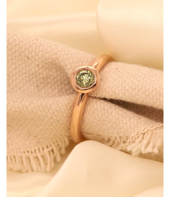 ROEMER by Bregje Ring Celina 18k roségoud met groene diamant 0.34ct