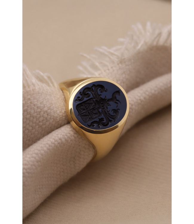 Herenring goud 14k met blauwlagen steen model 328 met wapengravure