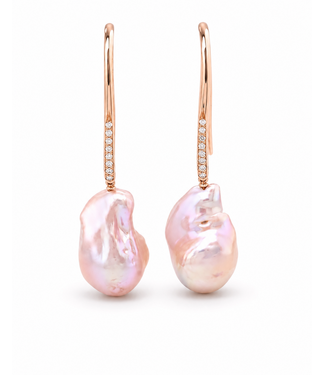 ROEMER ROEMER oorhangers roségoud 14k met barokke parels