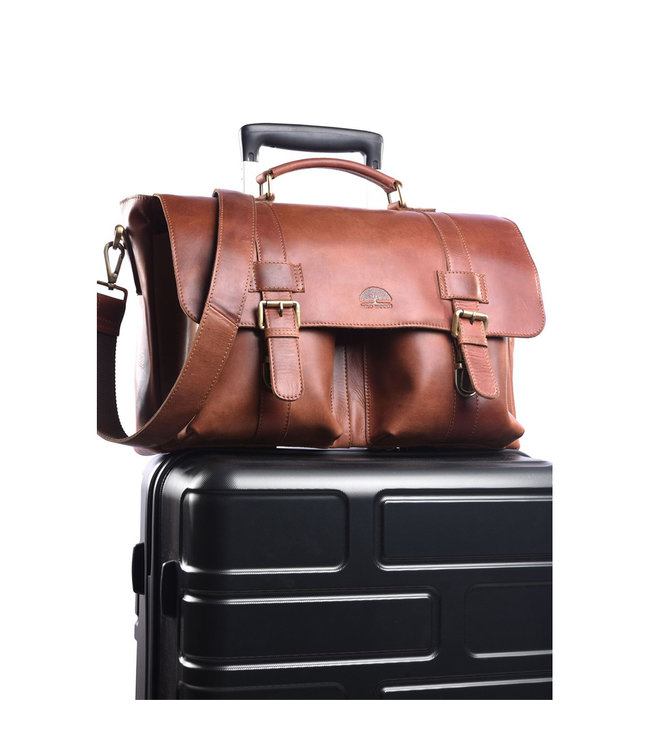 WILD WOODS Ruime Leren Aktetas met Schouderband – 15,6 inch laptopvak – Schoudertas – Oil Pull-up Leer – Cognac