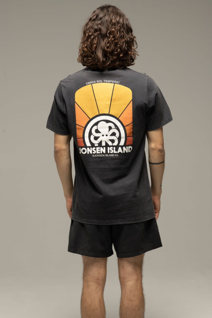 Jonsen Island Classic Omnia Sol Tee Black