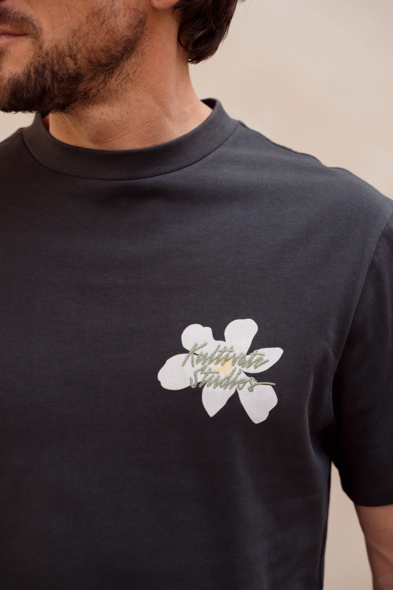 Kultivate Flowers Tee Woodland Gray