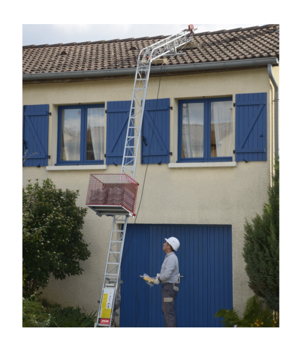 Tubesca - Comabi Monte matériaux Apache 13 m avec genouillère