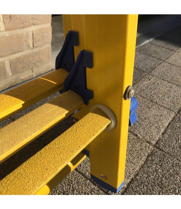Staltor Staltor kunststof glasvezel ladder 3x10 sporten met stabilisatiebalk