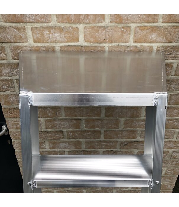 Solide Solide escabeau de plâtrier jointoyeur 6 marches