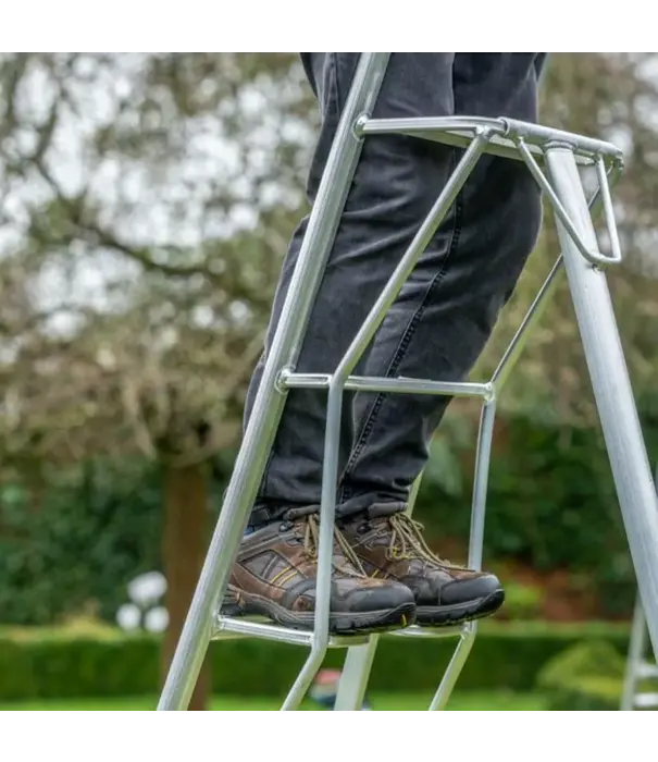 Vultur ladders Échelle de jardin Vultur 180 cm avec plate-forme et 1 pied réglable