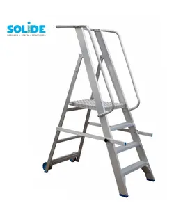 Solide plateforme mobile pliable 4 marches PMP04