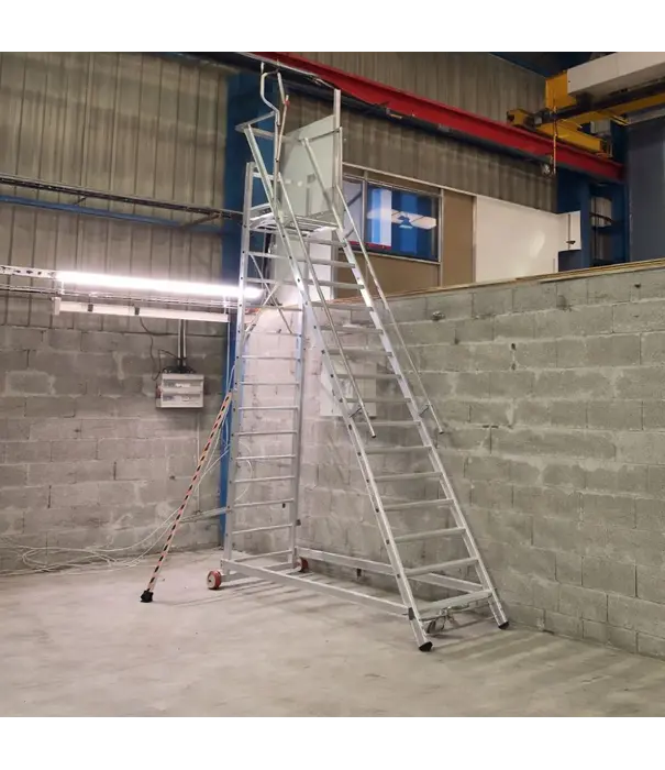 Tubesca - Comabi Tubesca mobiele bordestrap 11 treden | Verrijdbare magazijntrap