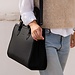 Violet Hamden Essential Bag svart axelväska med 13 tums laptopfack