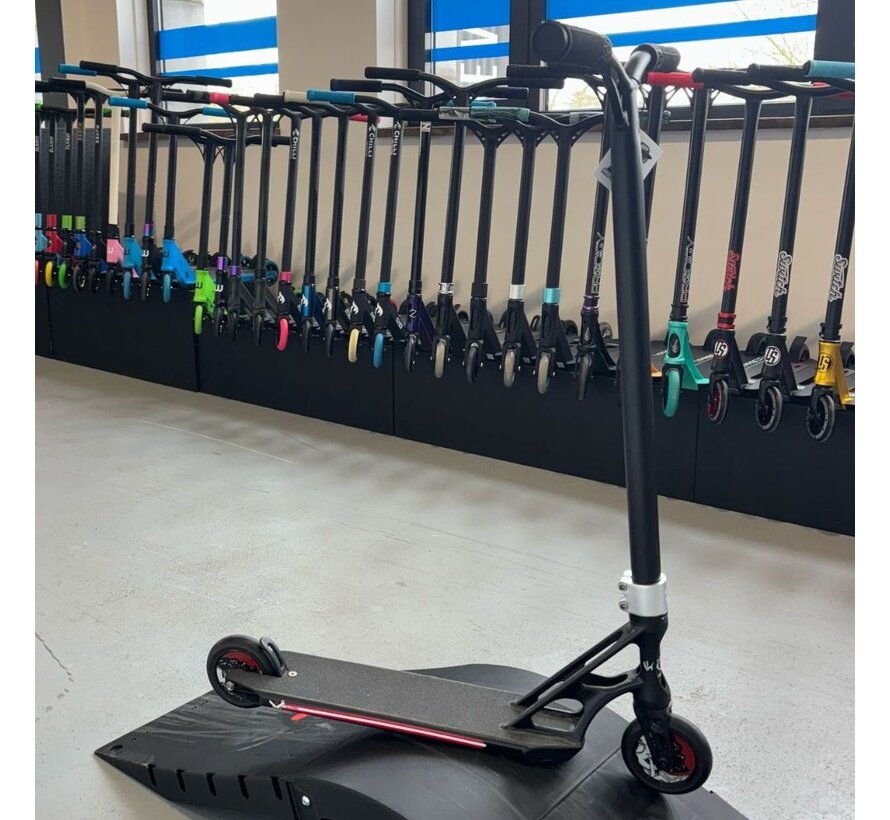 Bgseakk Custom Stuntstep Zwart