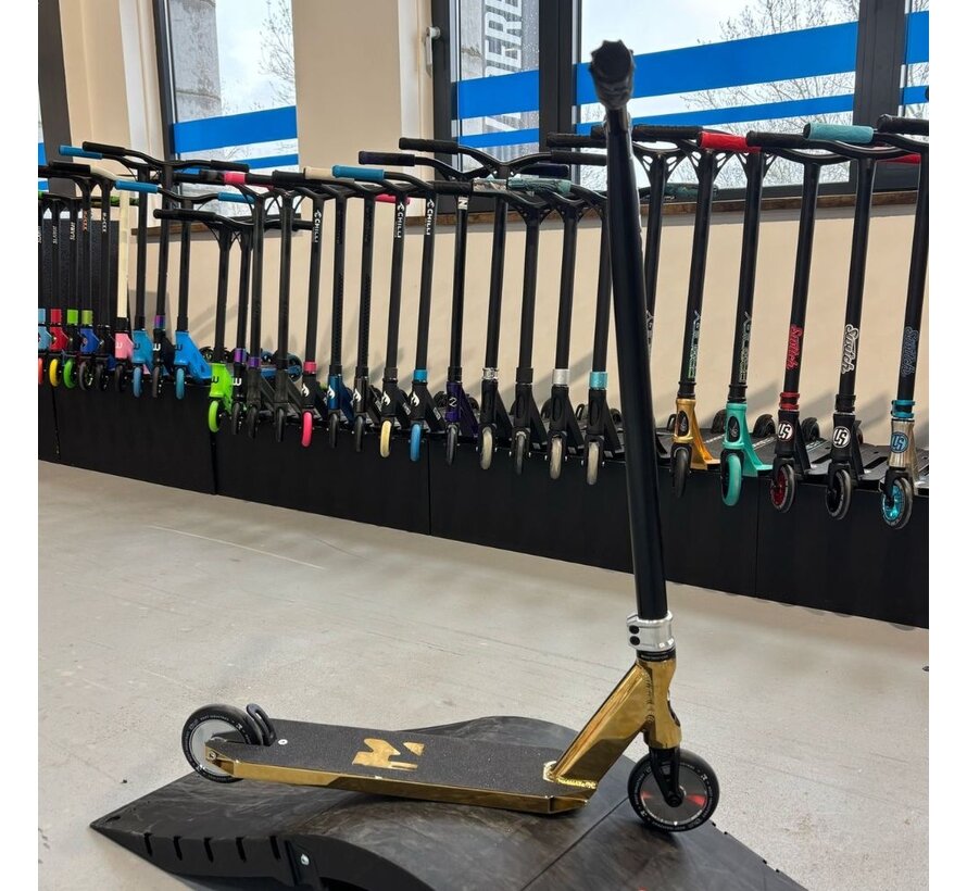 Lux Custom Stuntstep Goud/Zwart