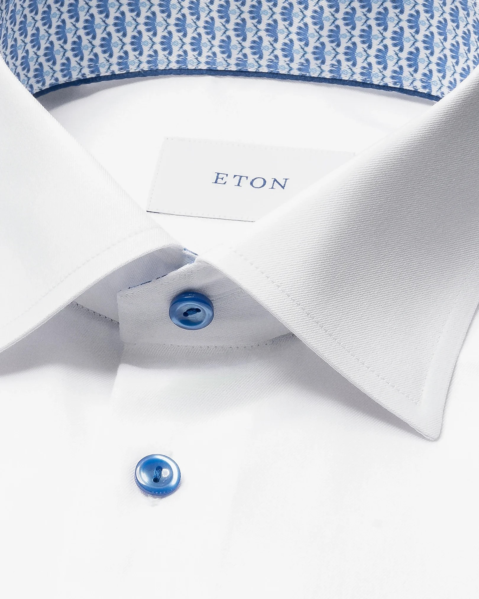 Eton Signature Twill shirt with mid-blue trim
