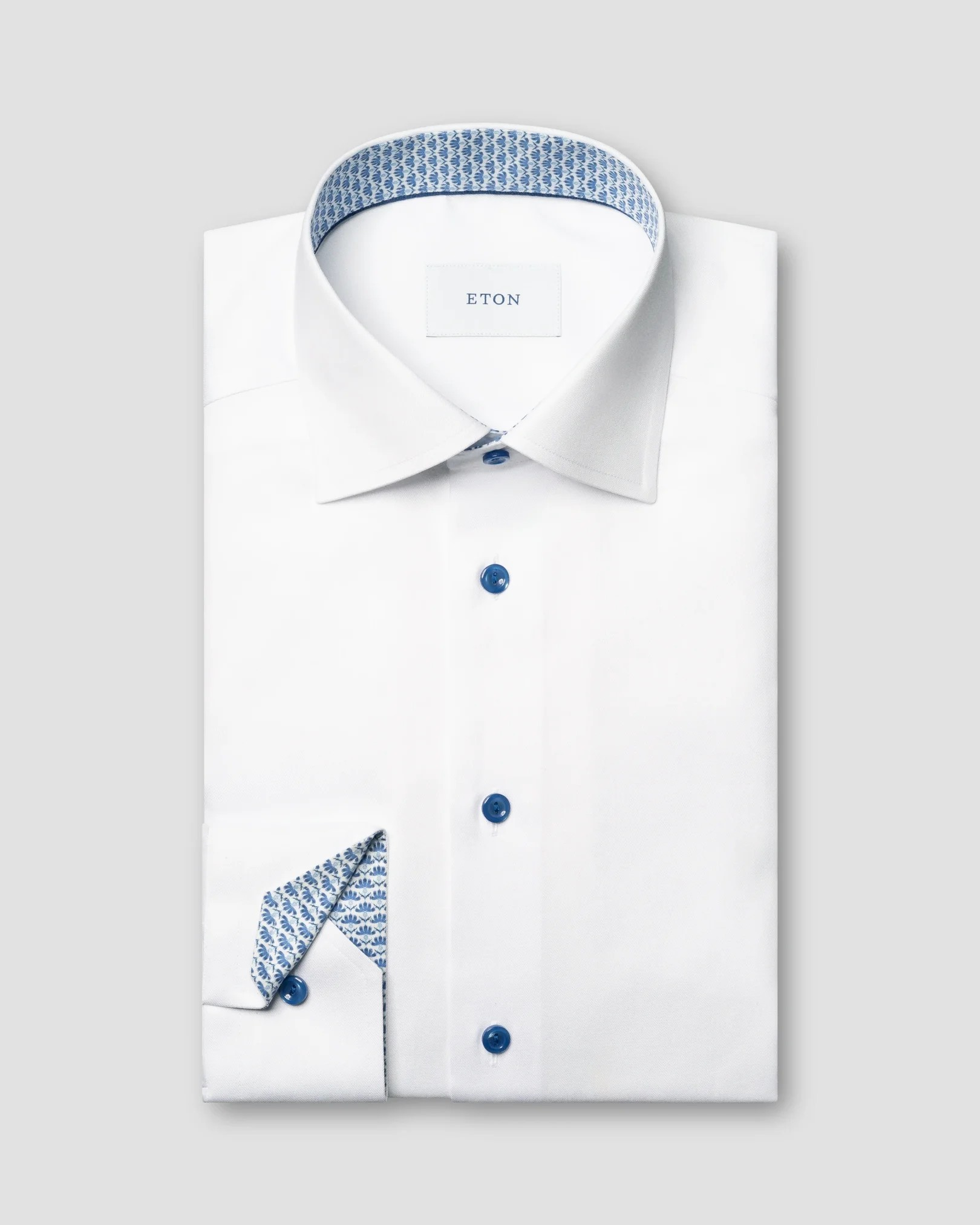 Eton Signature Twill shirt with mid-blue trim