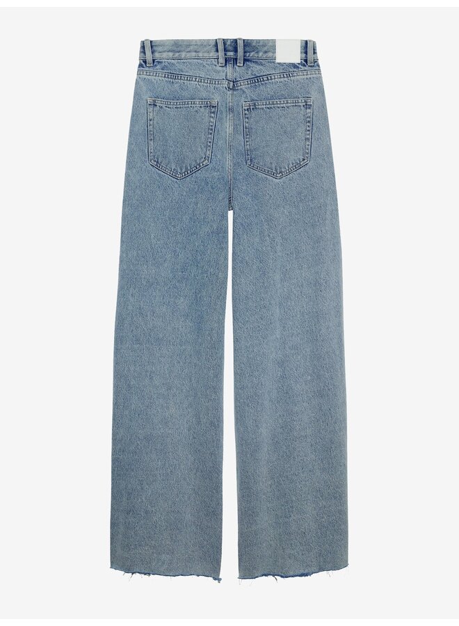 JEANS LOOSE WITH SNAP BUTTONS STYLENR: 2502010002
