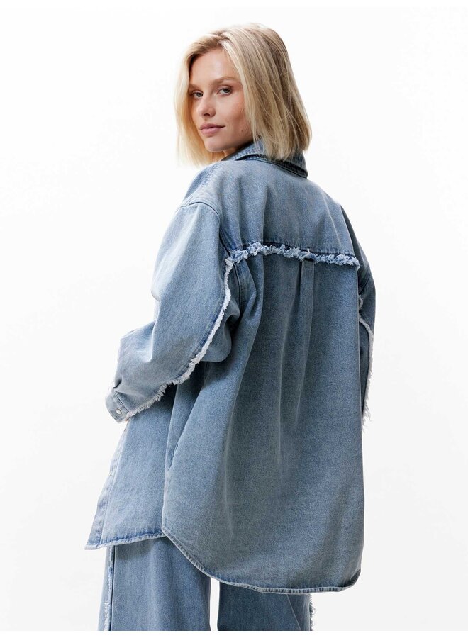 BUTTON UP DENIM JACKET