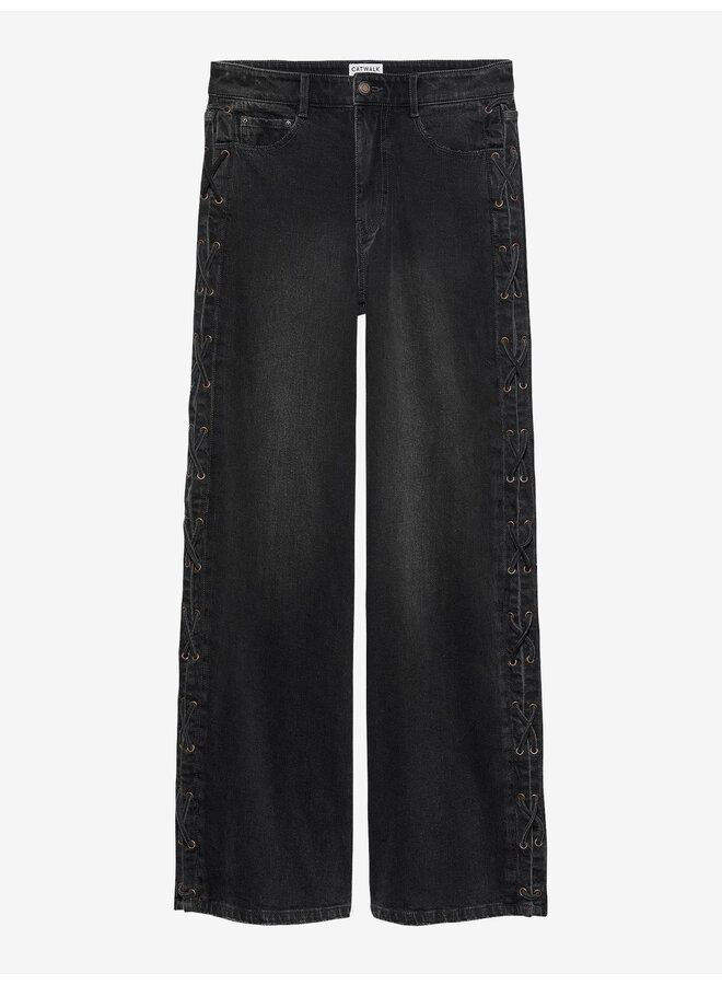 LOOSE FIT JEANS WITH LACE DETAIL