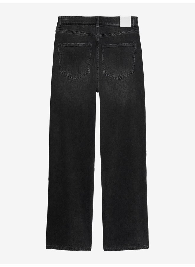 LOOSE FIT JEANS WITH LACE DETAIL