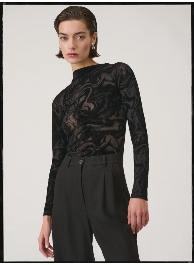 IZZIE VELVET TOP