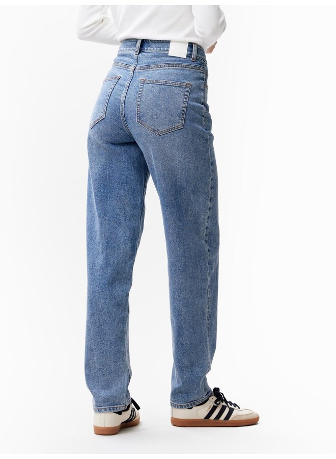 BARREL FIT JEANS
