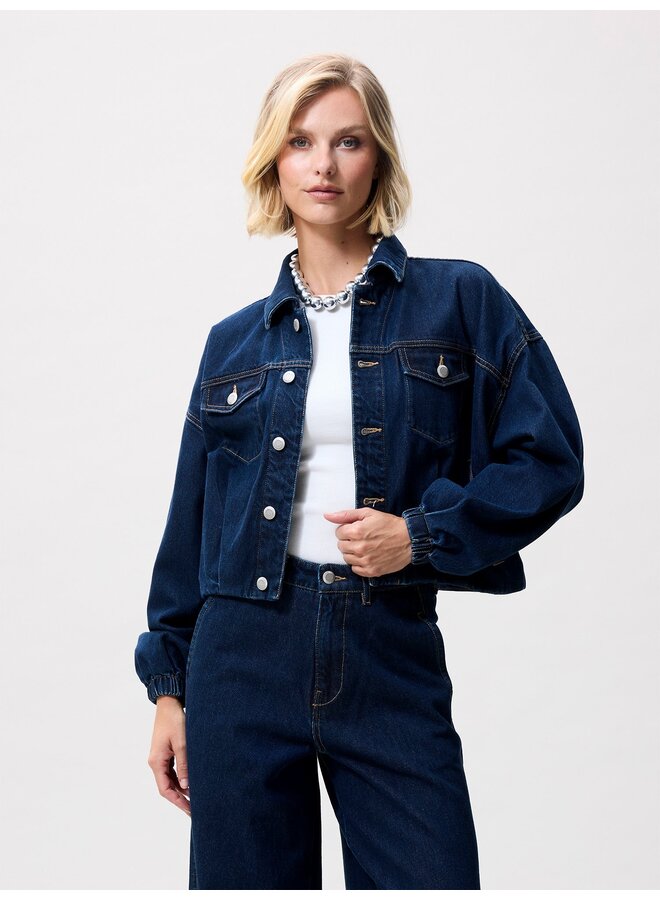 TRUCK IN DENIM JACKET 2400