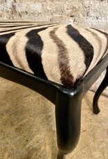 Zebra Hocker Elegant im Chippendale Stil aus echte Zebrafell