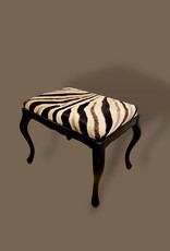 Zebra Hocker Elegant im Chippendale Stil aus echte Zebrafell