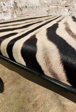 Zebra Hocker Elegant im Chippendale Stil aus echte Zebrafell