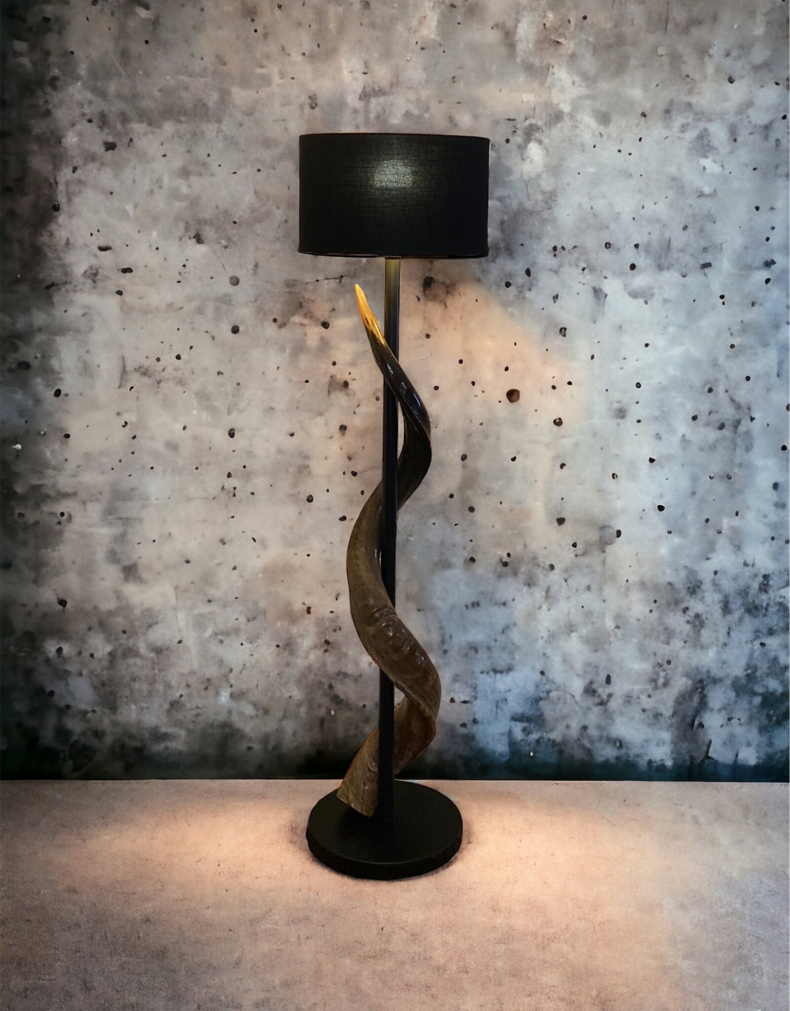 Kudu Horn Lamp XL Black Lounge