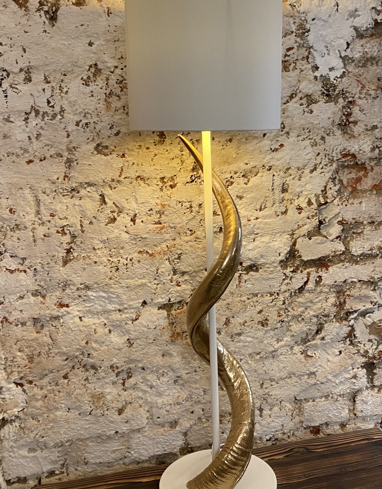 Kudu Horn Lamp XL White / Gold Lounge