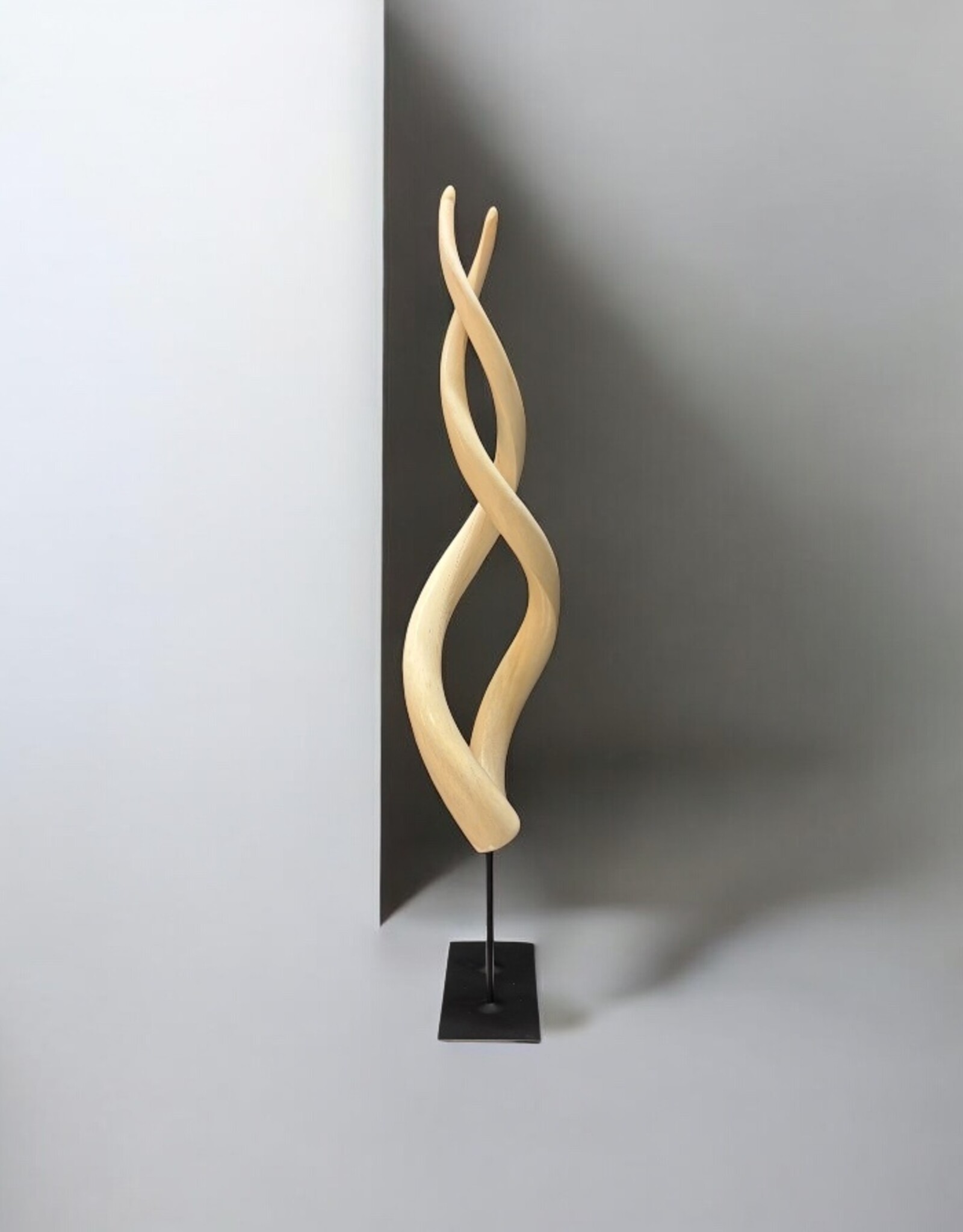 Kuduhorn Skulptur  Weiß, wie Elfenbein upside