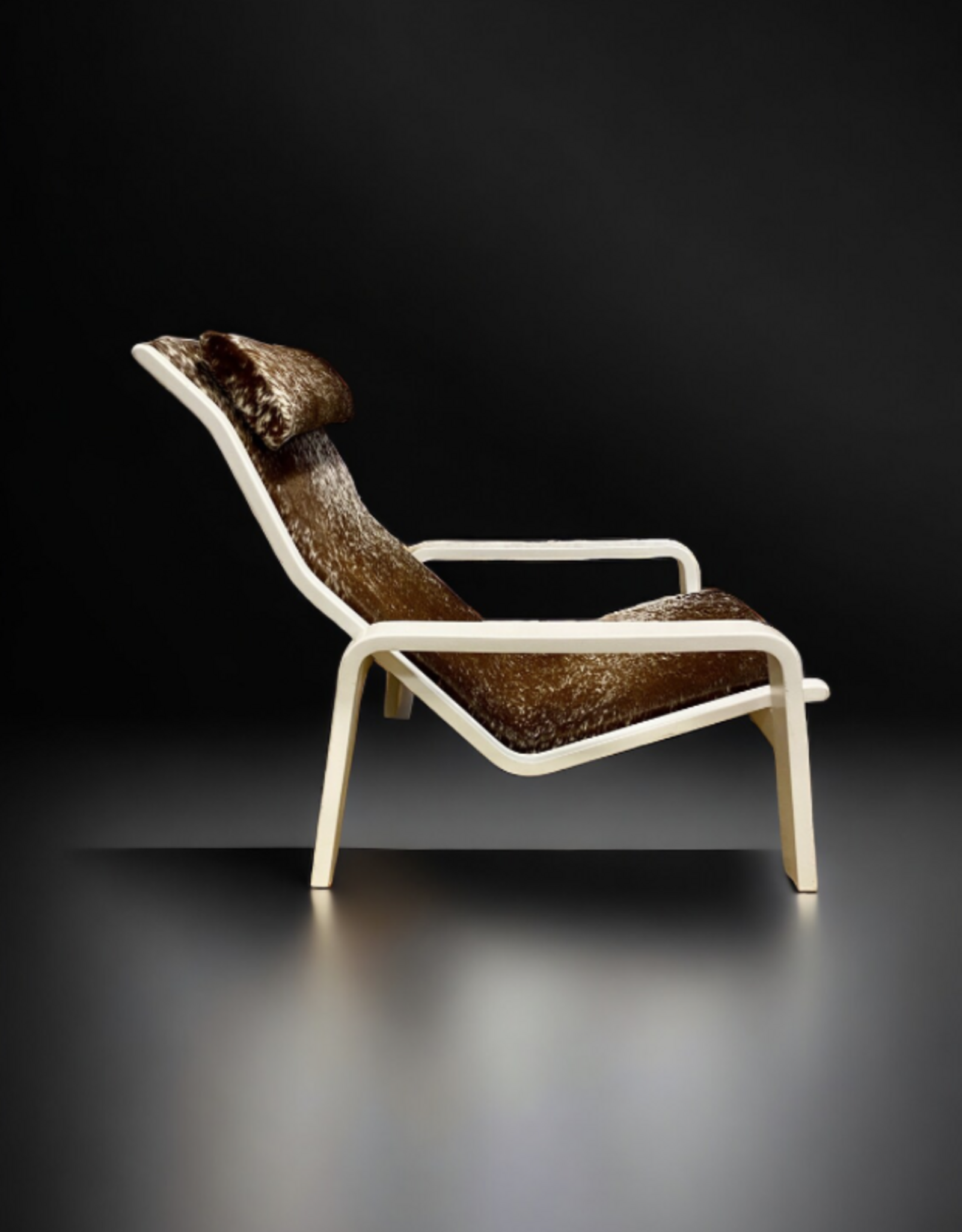 Designer Sessel mit Hocker bespannt mit echten NgunifellFinnischer Mid-Center Pulkka Sessel mit Fußhocker von Ilmari Lappalainen für Asko, 1960er, 2er Set