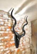 Large Black Kudu Horn Wall Decor – Majestic 95 cm Kudu Horns, Modern African Wall Art, Matte Black Horn Sculpture, Rustic Burnt Wood Mount