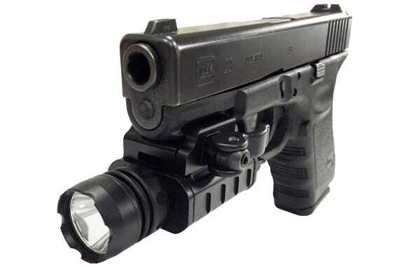 UTG Lanterna LED 400 Lumen Combat - BK