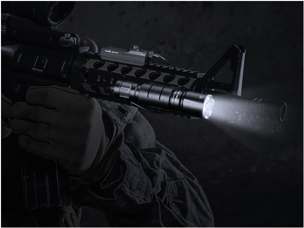 Fenix Linterna LED TK16 V2.0 - BK