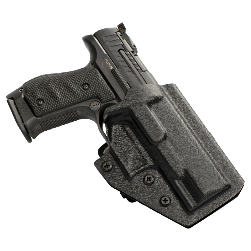 Walther Coldre Q4 com estrutura de aço e adaptador de cinto Black Hawk