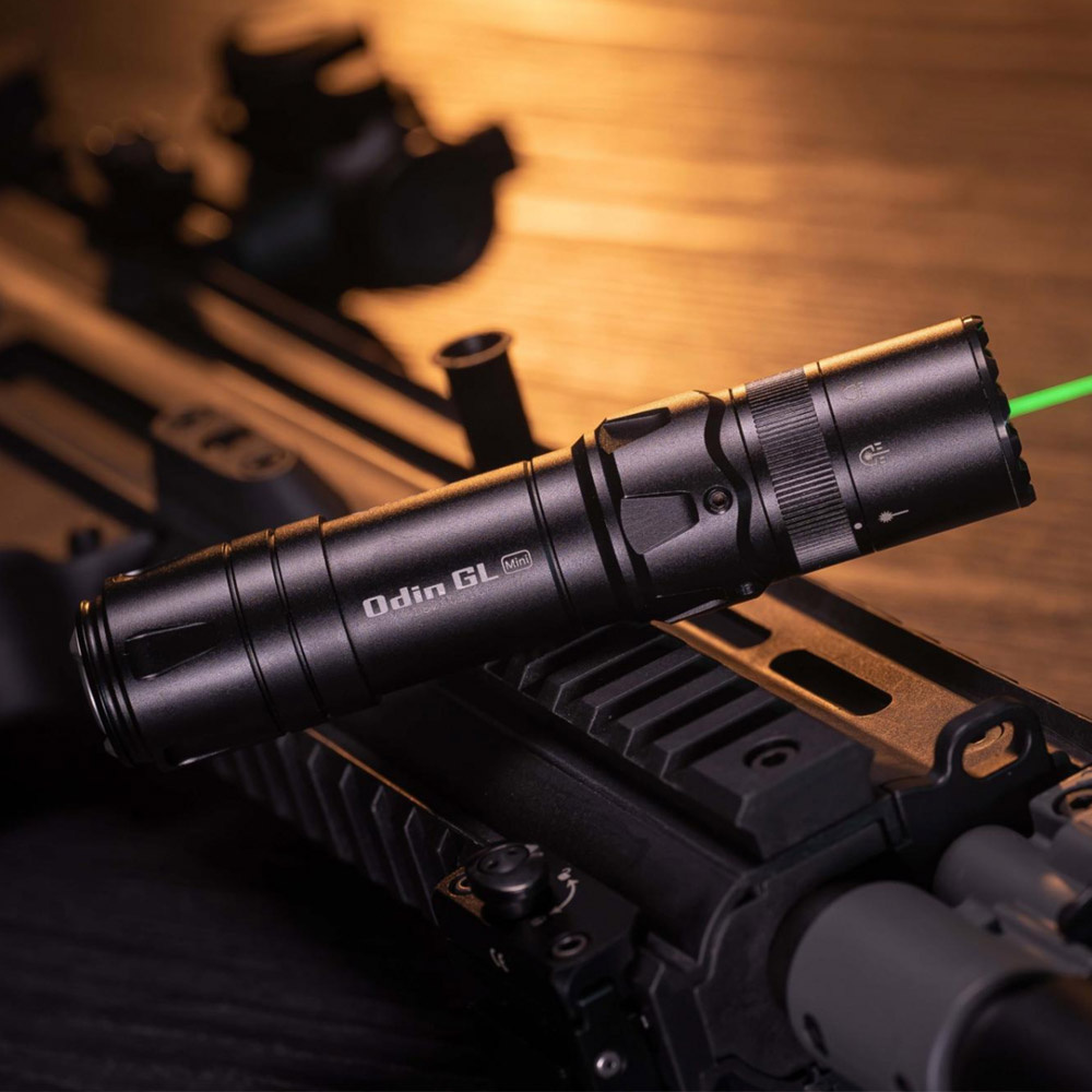 OLight Odin GL Mini com laser verde - 1000 lumens