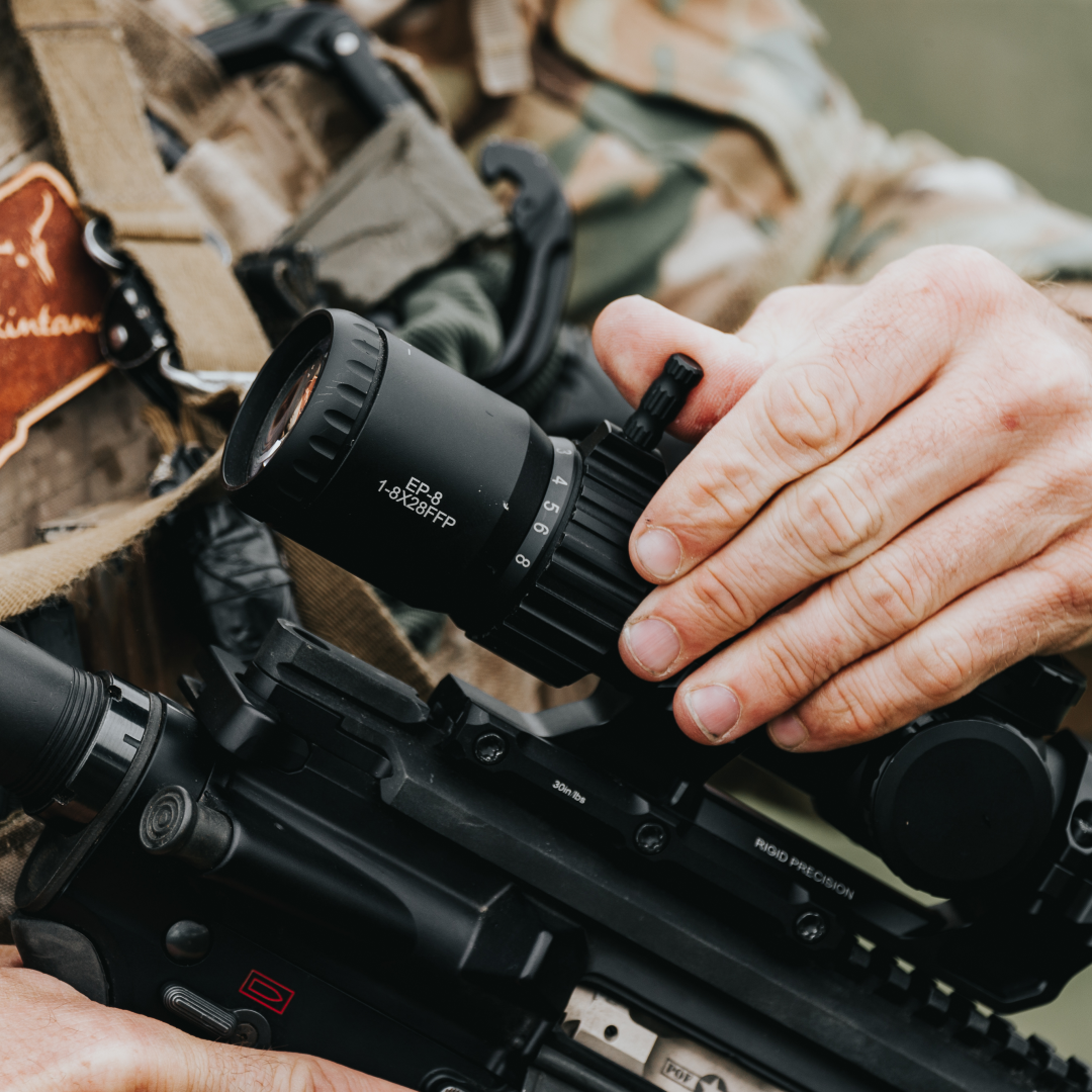 Arken Optics Luneta celownicza EP-8 1-8x28 FFP LPVO KLBOX