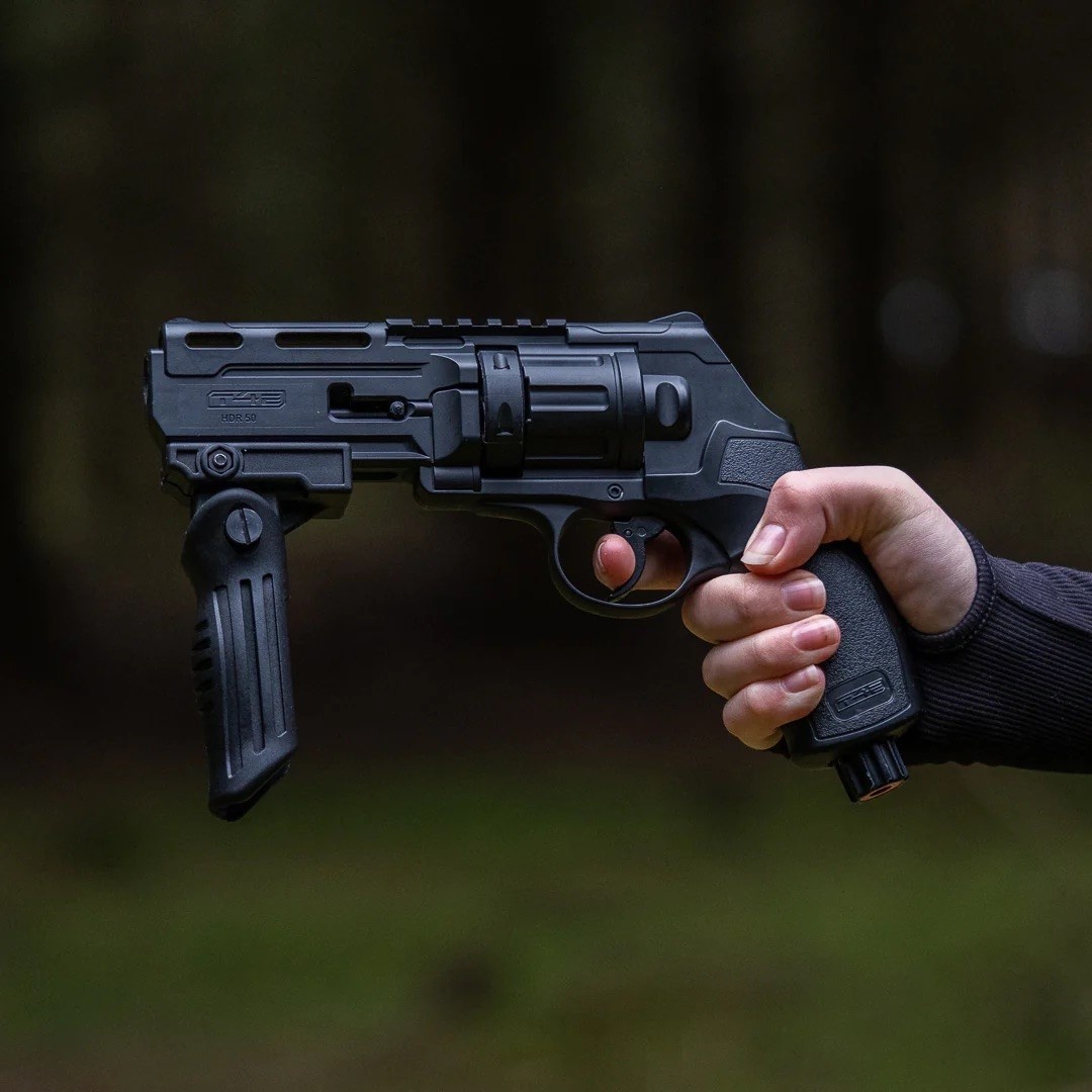 Cyma foldable tactical front grip for RIS