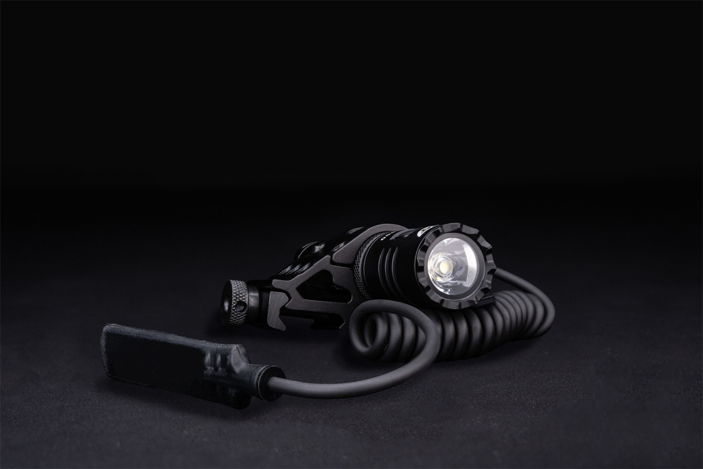 ASG Linterna Strike Systems TL-1900 de 1900 lúmenes