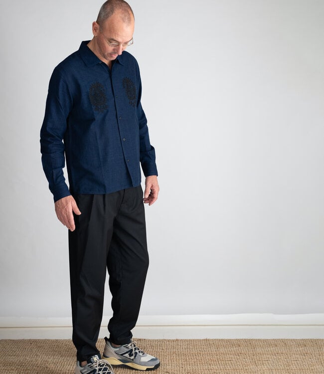 Quality goods by Neighbourhood The double pleated Neighbourhood pants - Navy