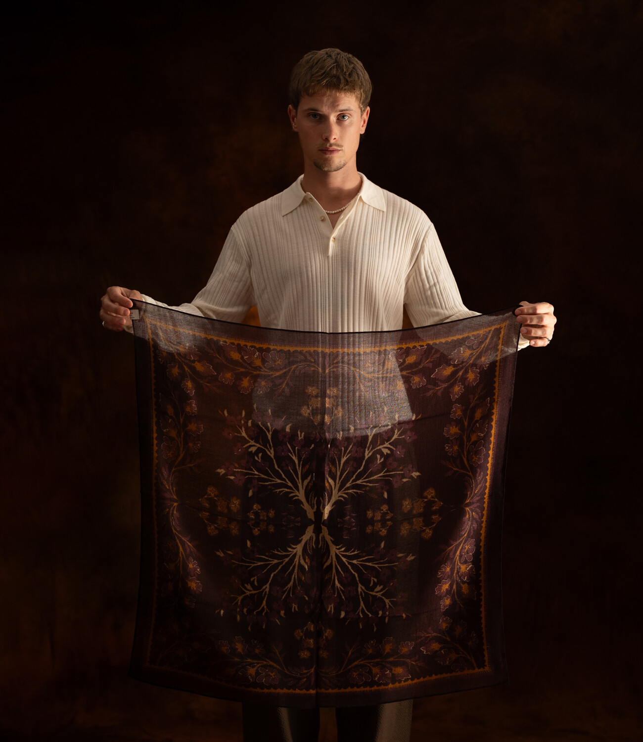 Suma Wool Scarf - burgundy fauna
