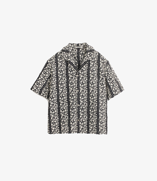 A Kind of Guise Samata Shirt - Embroidered bed of flowers