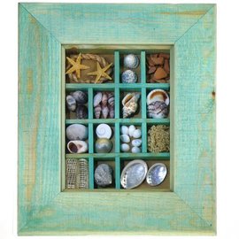 Pastel Green Maritime Picture with Shells, 20x15cm interior with 50mm frame