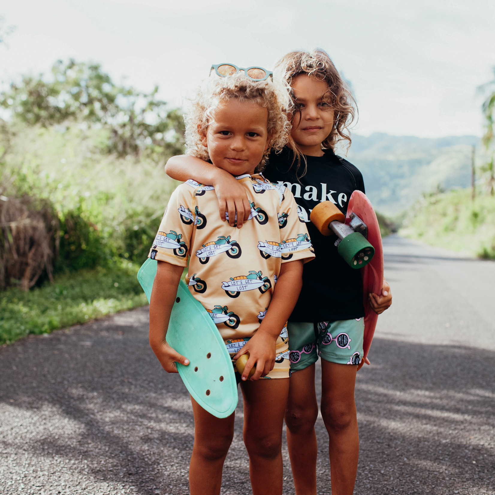 Beach and Bandits UV Zwemshirt Korte Mouw Kinderen Jongens Meisje - Make Waves Zwart